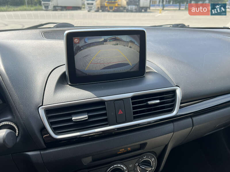Седан Mazda 3 2016 в Черкассах