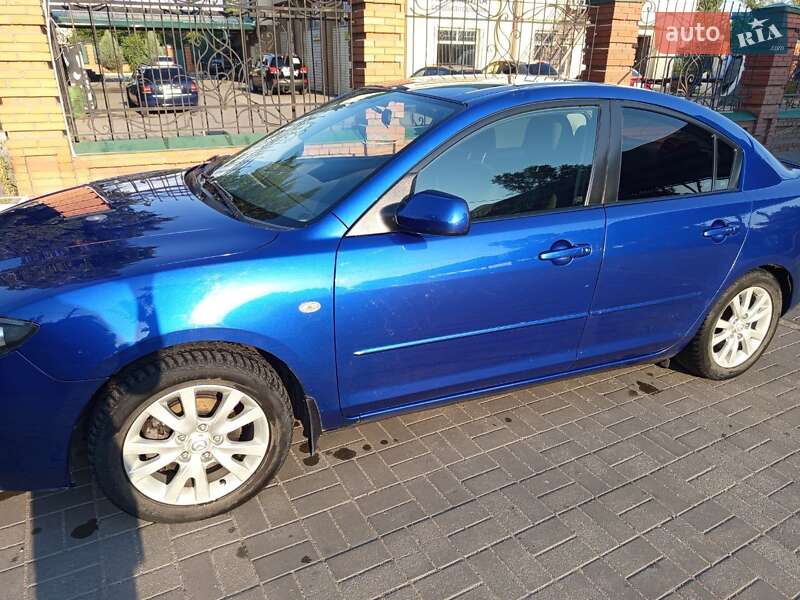 Седан Mazda 3 2008 в Новомосковську