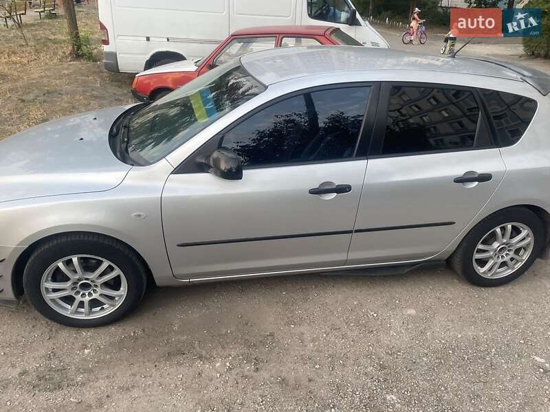 Хетчбек Mazda 3 2005 в Кам'янському фото Хетчбек Mazda 3 2005 в Кам'янському