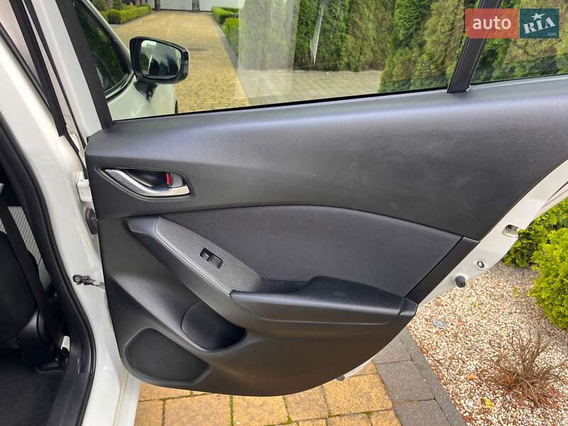 Хэтчбек Mazda 3 2015 в Львове фото 14 Хэтчбек Mazda 3 2015 в Львове