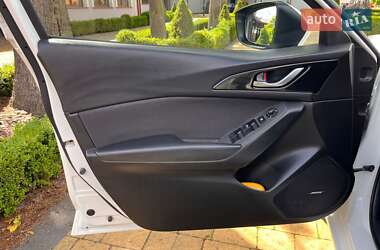 Хэтчбек Mazda 3 2015 в 