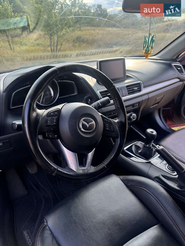 Седан Mazda 3 2014 в Днепре