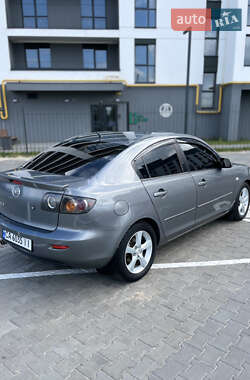 Седан Mazda 3 2005 в 