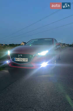 Хэтчбек Mazda 3 2017 в 