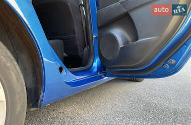 Хэтчбек Mazda 3 2011 в 