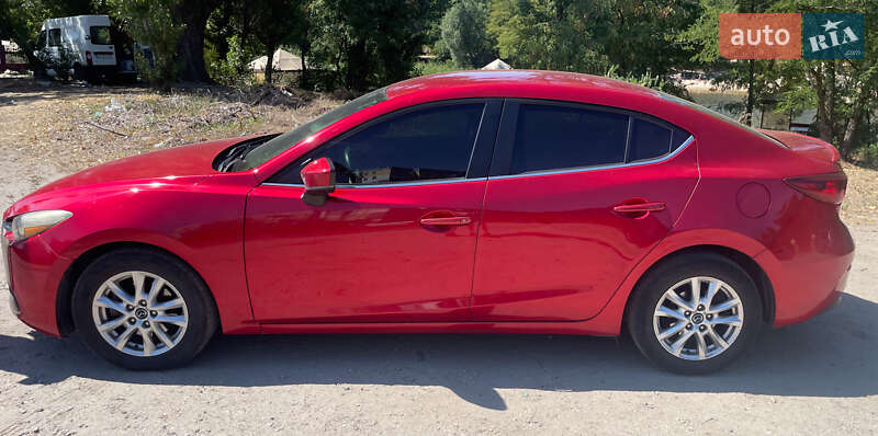 Седан Mazda 3 2016 в Дніпрі