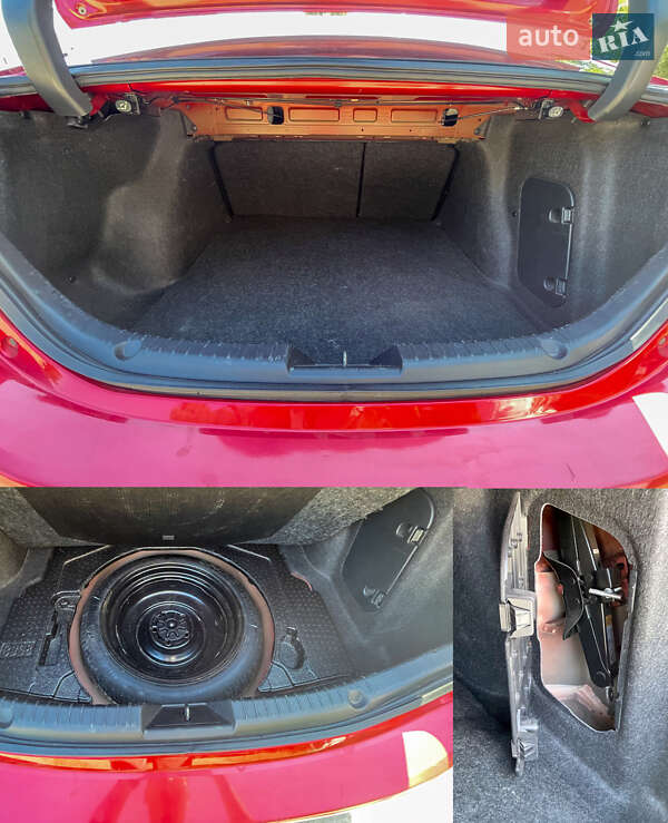 Седан Mazda 3 2016 в Днепре
