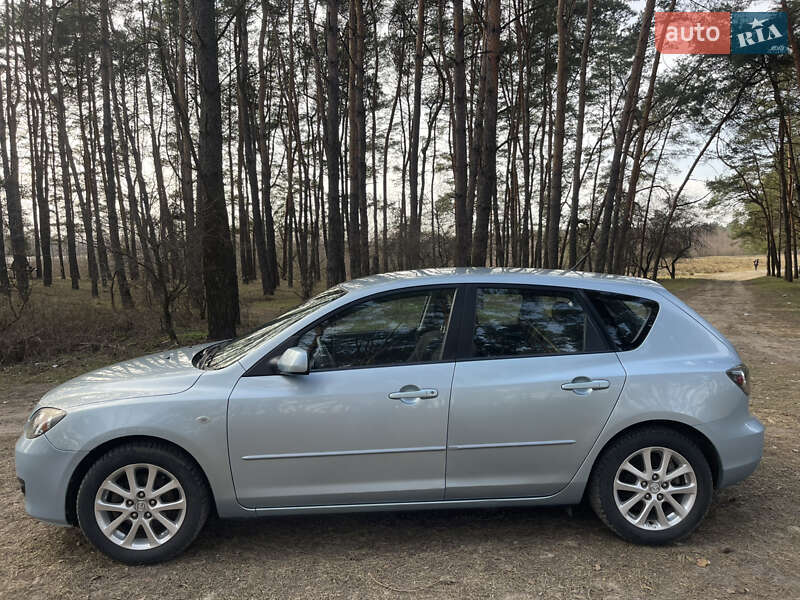 Хэтчбек Mazda 3 2008 в Луцке