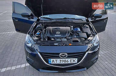 Седан Mazda 3 2015 в Тернополе