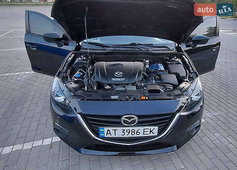 Седан Mazda 3 2015 в Тернополе