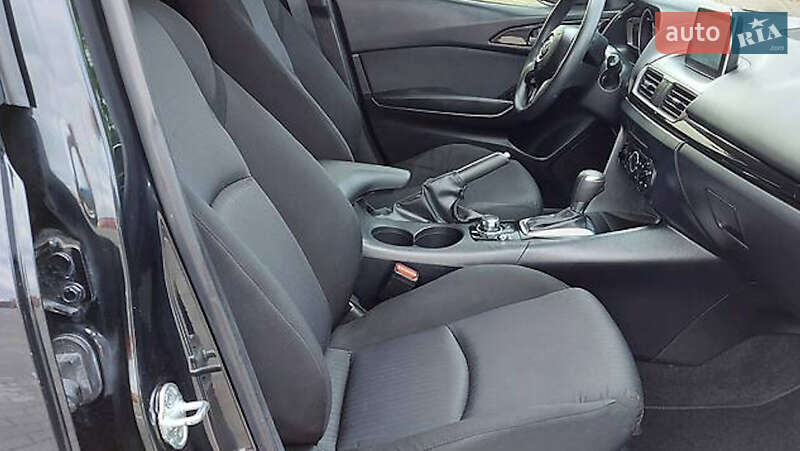 Седан Mazda 3 2015 в Тернополе