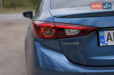 Седан Mazda 3 2016 в 