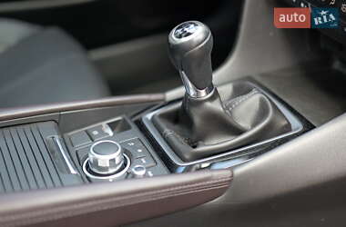 Седан Mazda 3 2016 в 