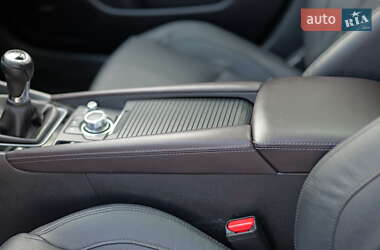 Седан Mazda 3 2016 в 