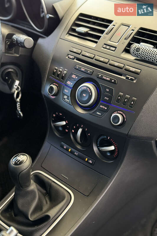 Хэтчбек Mazda 3 2012 в Николаеве