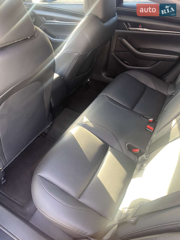Седан Mazda 3 2023 в Харькове