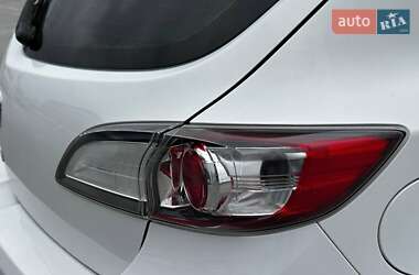 Хэтчбек Mazda 3 2012 в 