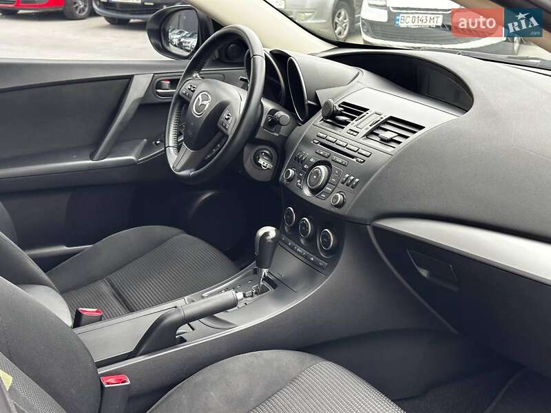 Хэтчбек Mazda 3 2012 в Львове