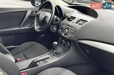 Хэтчбек Mazda 3 2012 в 