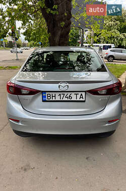 Седан Mazda 3 2017 в 