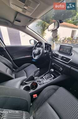 Седан Mazda 3 2016 в 