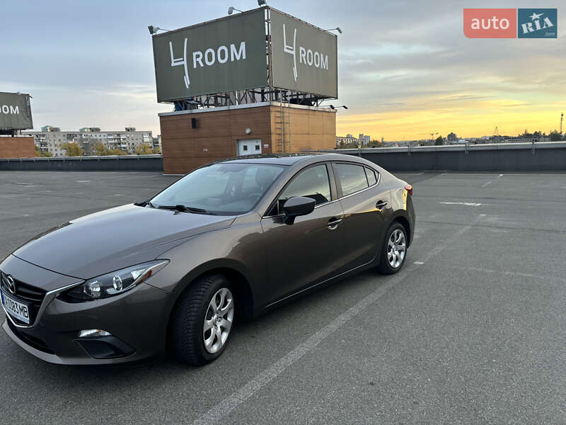 Седан Mazda 3 2016 в Киеве