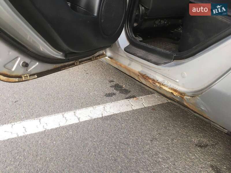 Хэтчбек Mazda 3 2006 в Киеве