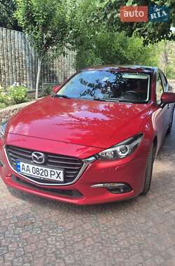 Хэтчбек Mazda 3 2017 в Хороле