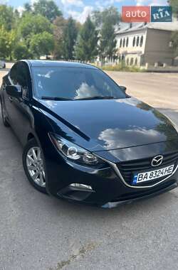 Седан Mazda 3 2015 в Жовтих Водах
