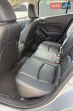 Седан Mazda 3 2016 в 