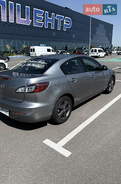 Седан Mazda 3 2012 в 