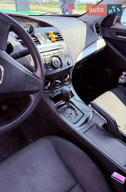 Седан Mazda 3 2012 в 