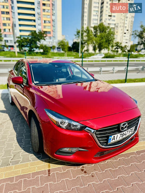 Седан Mazda 3 2016 в Киеве