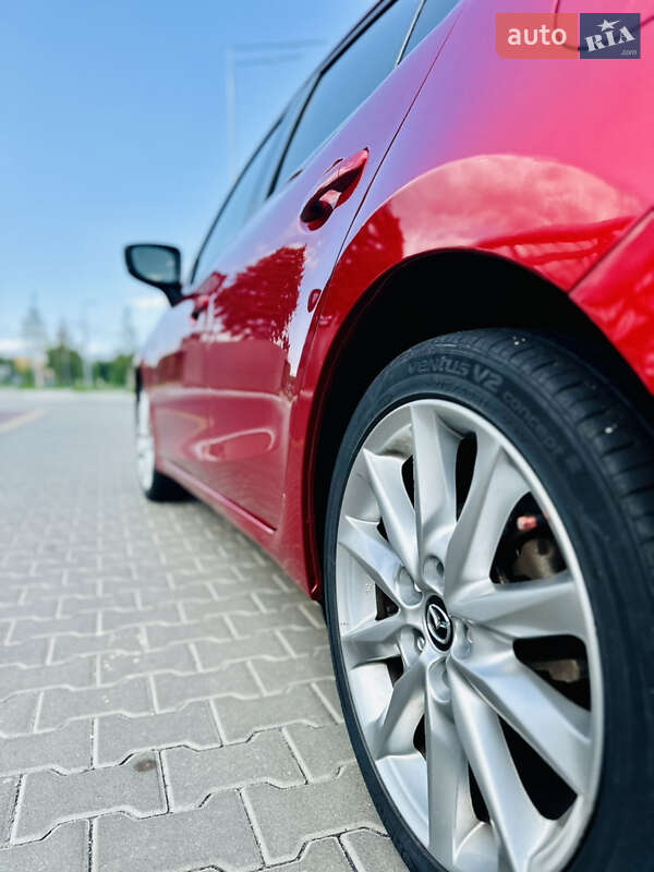 Седан Mazda 3 2016 в Киеве