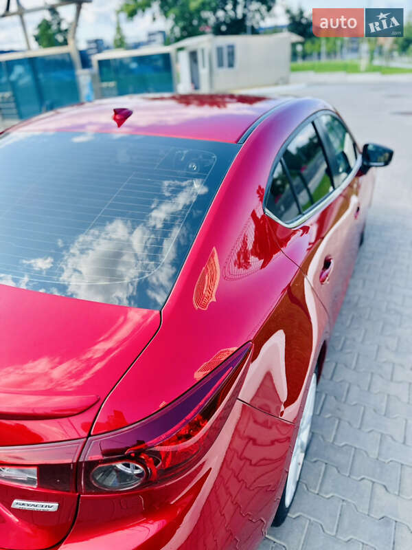 Седан Mazda 3 2016 в Киеве