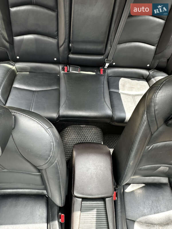 Седан Mazda 3 2016 в Киеве