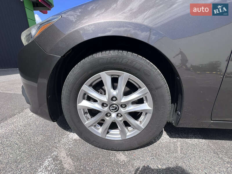 Седан Mazda 3 2015 в Киеве