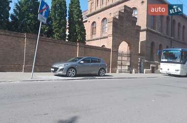 Хетчбек Mazda 3 2010 в Чернівцях