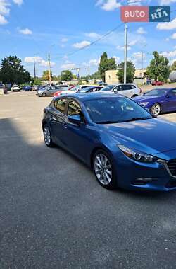 Хэтчбек Mazda 3 2017 в 