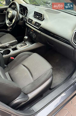 Седан Mazda 3 2013 в 