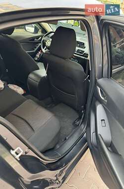 Седан Mazda 3 2013 в 