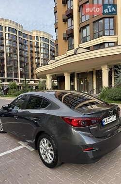 Седан Mazda 3 2013 в 