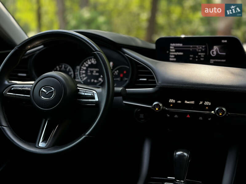 Седан Mazda 3 2019 в Южноукраинске