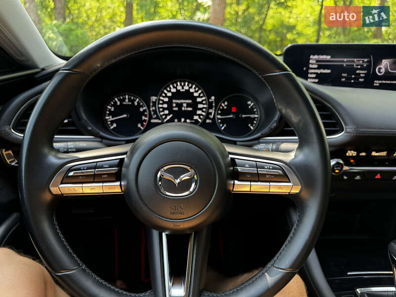 Седан Mazda 3 2019 в Южноукраинске