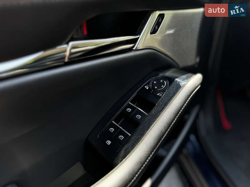 Седан Mazda 3 2019 в Южноукраинске