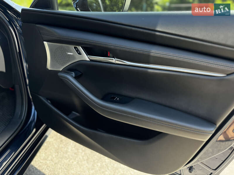 Седан Mazda 3 2019 в Южноукраинске