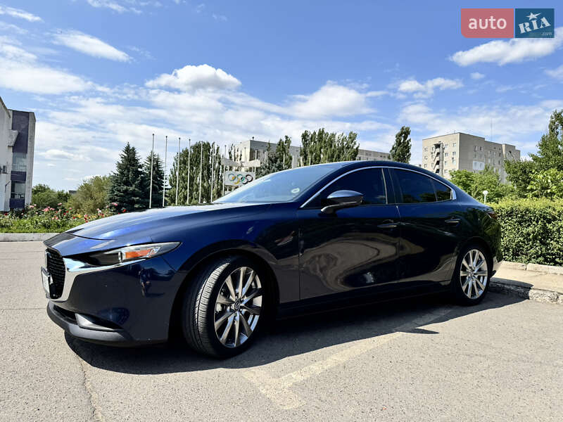 Седан Mazda 3 2019 в Южноукраинске