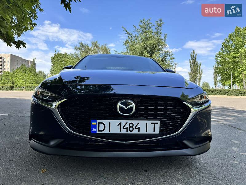 Седан Mazda 3 2019 в Южноукраинске