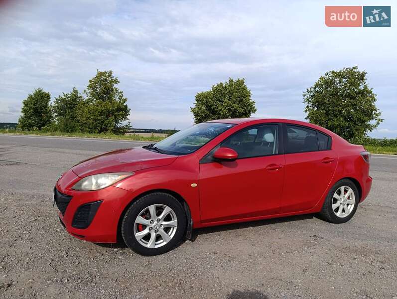 Седан Mazda 3 2011 в Могилев-Подольске