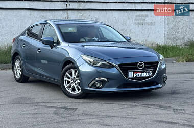 Седан Mazda 3 2015 в Киеве